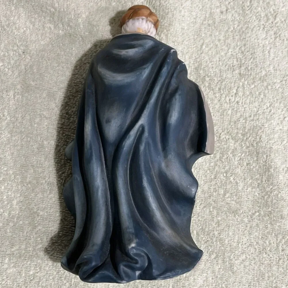 Vintage Unidentified Porcelain 2 WISE MEN Nativity Replacement Pieces Porcelain
